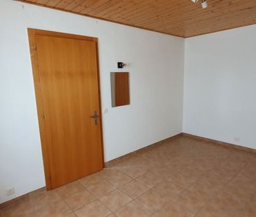 2 rooms on the ground floor in a residential area with parking space - Photo 2