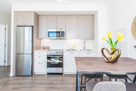 For Lease - 2301 Danforth Avenue Unit# PH805, Toronto, Ontario - Photo 4