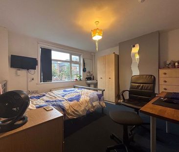 Harrington Drive, Nottingham - Photo 2