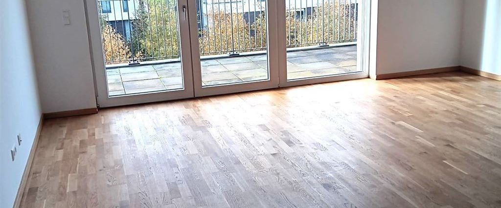 Großzügige 2-Zi. Whg. mit Balkon, Parkett m. FHB und TG-Stellplatz! - Foto 1