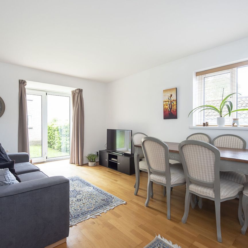 Available unfurnished from 22/12/2025 - Photo 1