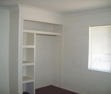 2 BEDROOM DUPLEX IN A CONVENIENT LOCATION! - Photo 1