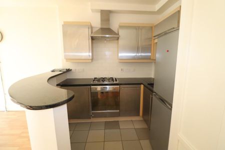 1 bedroom flat to rent - Photo 4