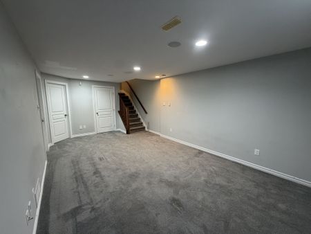 For Lease - 744 Bowercrest Crescent, Blossom Park - Airport and Area, Ontario - Photo 2