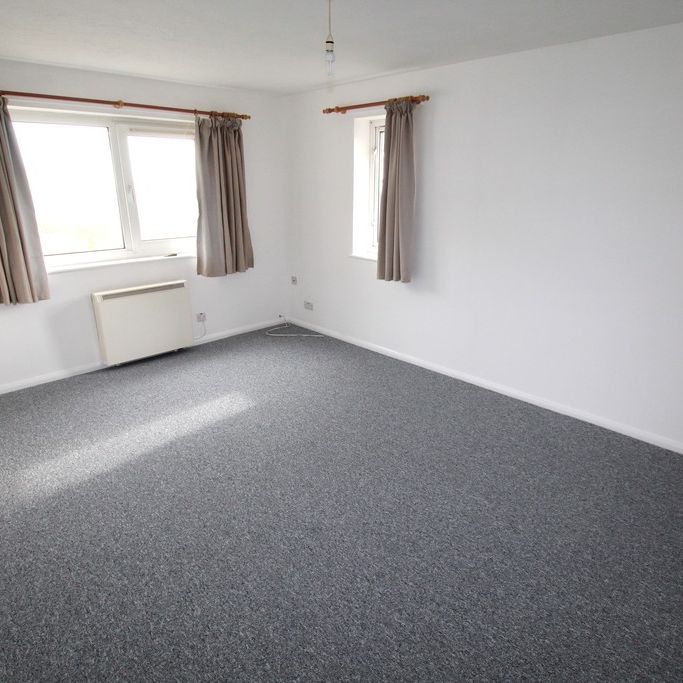 2 bed flat to rent in Westbourne Court, 9 Priory Avenue, Hastings - Photo 1