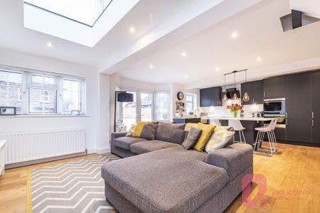 2 bedroom semi-detached house to rent - Photo 5