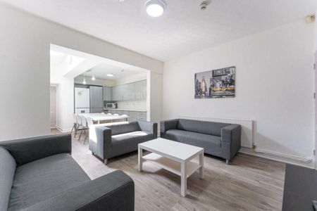 8 bedroom terraced house to rent - Photo 3