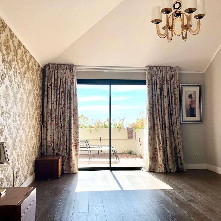 Penthouse in Benahavís - Photo 1