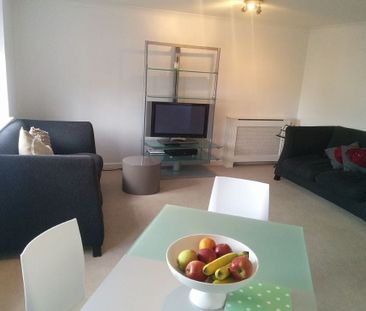 2 Bed Flat, Chiswick, W4 - Photo 1