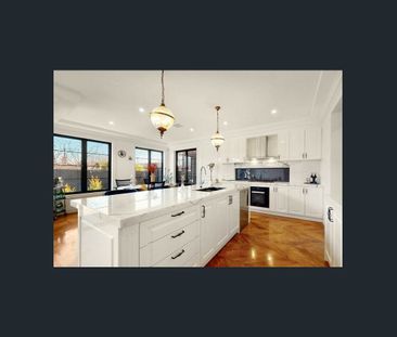 An Elegant & Luxurious Sanctuary - Photo 3