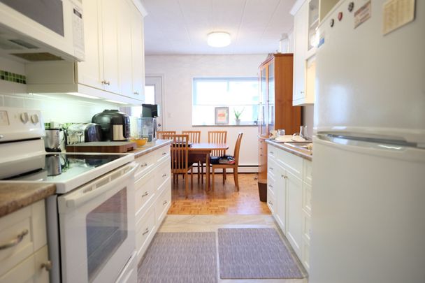 For Lease - 14 Norris Place Unit# 201, St. Catharines, Ontario - Photo 1