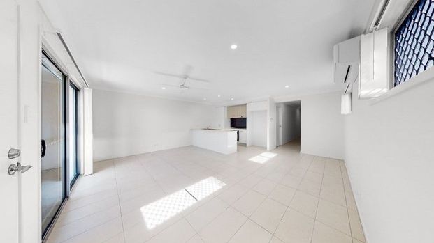 SPACIOUS 3 Bed Townhouse CONVENIENT Location - Photo 1