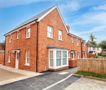 2 bedroom end of terrace house to rent - Photo 1