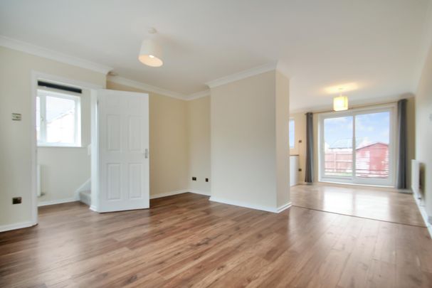 Mcinnes Way, Raunds - Photo 1