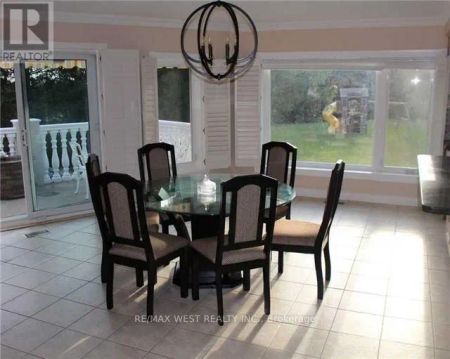 Detached Home For Lease | N9238897 - Photo 5