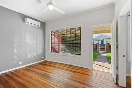 8 Bourke Street, - Photo 2