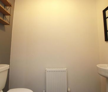 2 bedroom end of terrace house to rent - Photo 5