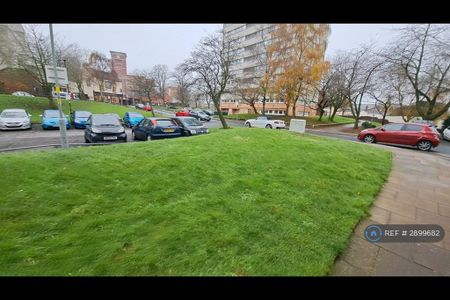 3 bedroom flat to rent - Photo 5