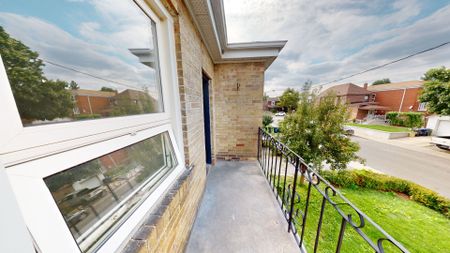 For Lease - 49 Earlsdale Avenue, Toronto, Ontario - Photo 2