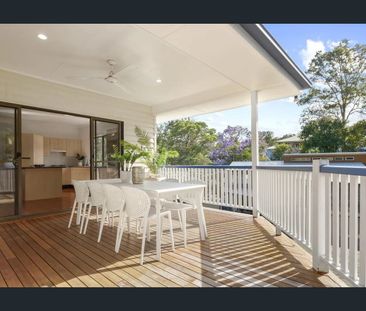 Charming Ashgrove Home, Life-style Location! - Photo 1