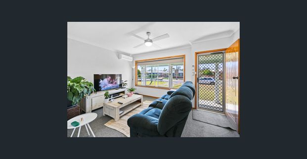 Modern 3 Bedroom home - Photo 1