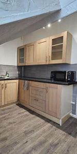 1 bedroom in a house share to rent - Photo 4