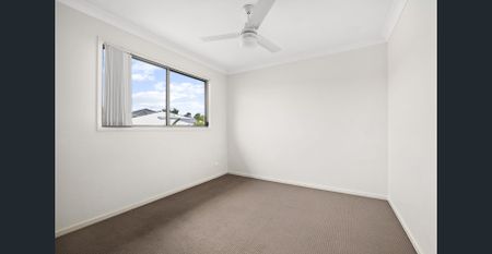 Stunning Modern 3-Bedroom Townhouse – Prime Calamvale Location! - Photo 5