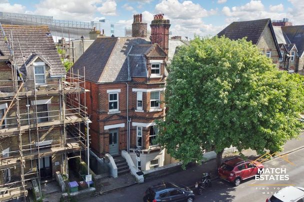 4 bedroom maisonette to rent - Photo 1