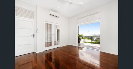 EXECUTIVE FRENCH CHÂTEAU RESIDENCE - Photo 5