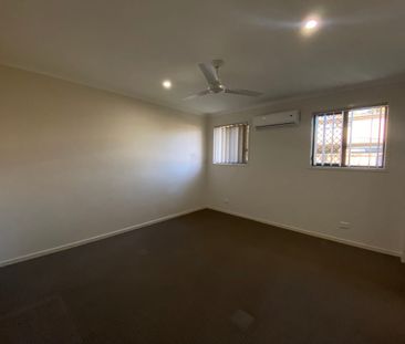 Modern Family Home - Photo 6