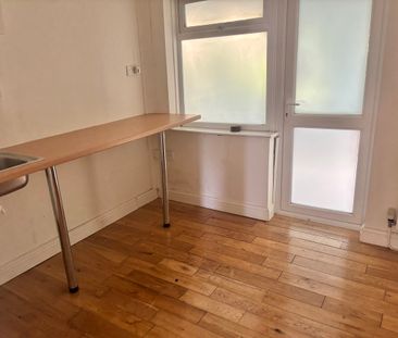 4 bedroom Semi Detached Four Bedroom House to rent - Photo 2