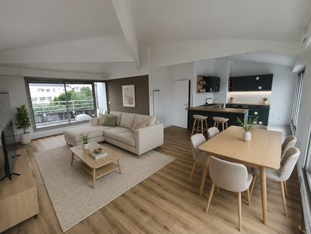 Location Appartement 4 pièces 98m² RENNES 35000 - Photo 2