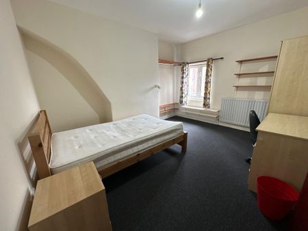 2 bedroom flat to rent - Photo 5