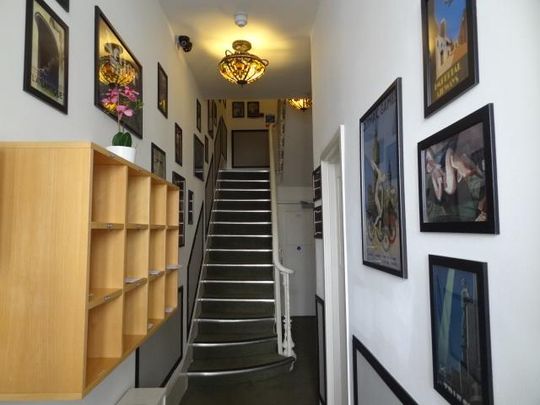 BILLS INCLUDED - A modern studio apartment to rent in West Kensington, London W14 - Photo 1