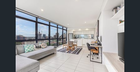 Modern Inner-City Living - Panoramic Views - Photo 3
