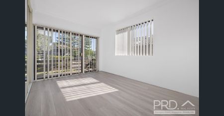 CHARMING 2-BEDROOM UNIT IN NORTH STRATHFIELD - Photo 2