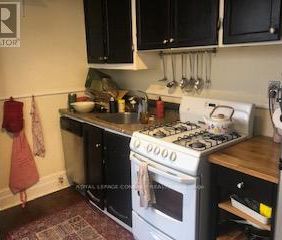 920 Woodbine Avenue – Toronto E02, Ontario - Photo 6