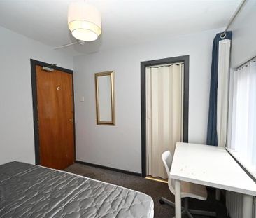 Room 8, 9 Eglantine Avenue, Belfast, BT9 6DW - Photo 1