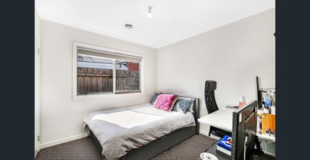 MODERN 3 BEDROOM LOW MAINTENANCE HOME - Photo 3