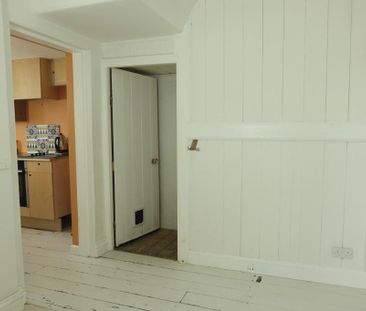 4 bedroom semi-detached house to rent - Photo 6