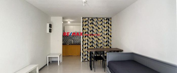 STUDIO MEUBLÉ AVEC JARDIN - Photo 1