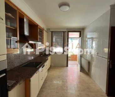 Casa en alquiler en Calle de Montecelo Alto, cerca de Travesía de Vigo - Photo 1