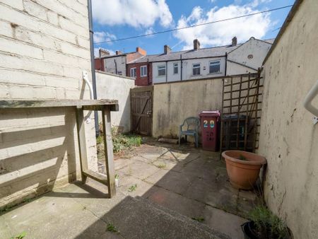 2 bedroom terraced house to rent - Photo 2