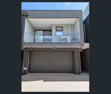 5/69 Danwview Crescent, Roxburgh Park, Vic 3064 - Photo 3