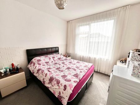 Richmond Avenue, Shoeburyness, Essex, SS3 9LF - Photo 3