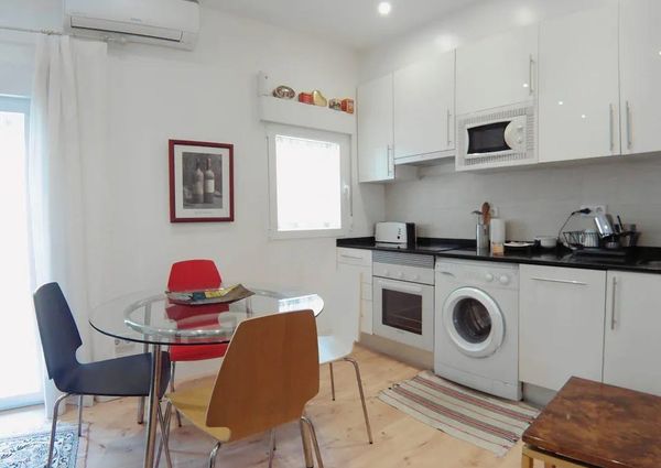 Calle de Doña Berenguela, Madrid, Community of Madrid 28011