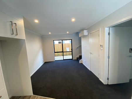 1a/61 Albert Street, Hamilton East — - Photo 4