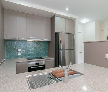 Modern City Living with Style and Comfort - Photo 6