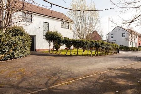 4 Bed Detached House, Delaney Way, M7 - Photo 2