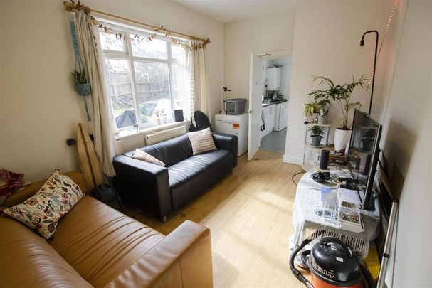 6 bedroom house to rent - Photo 1